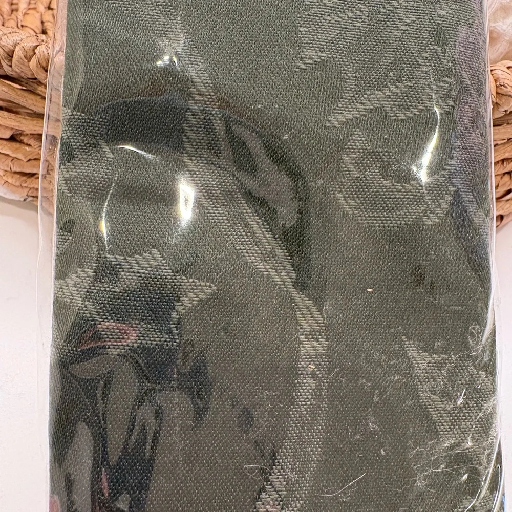 Bed Bath & Beyond Dark Green Christmas Napkins Set